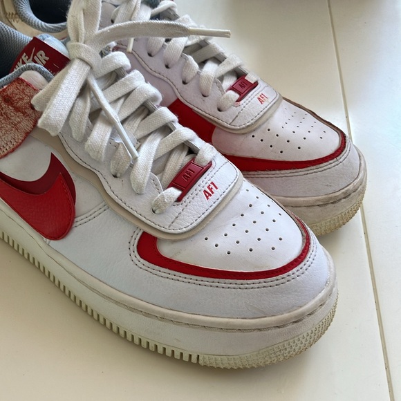 Nike Air Force One Cracked Leather Ladies 9 Sneakers Shoes Red White Leather - Picture 4 of 7